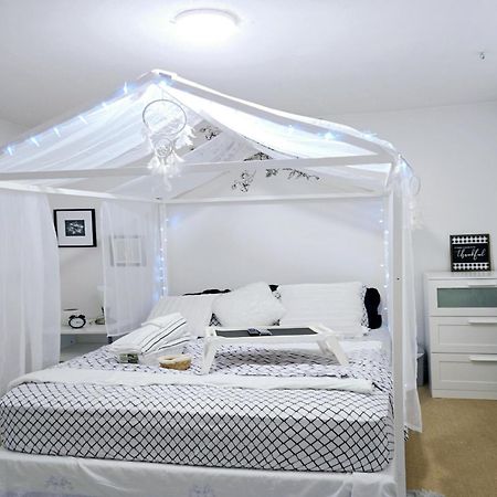 Lovely Cozy Room! With Attached Private Bath In The Heart Of Vancouver! Private Parking & Self Check-In! ภายนอก รูปภาพ