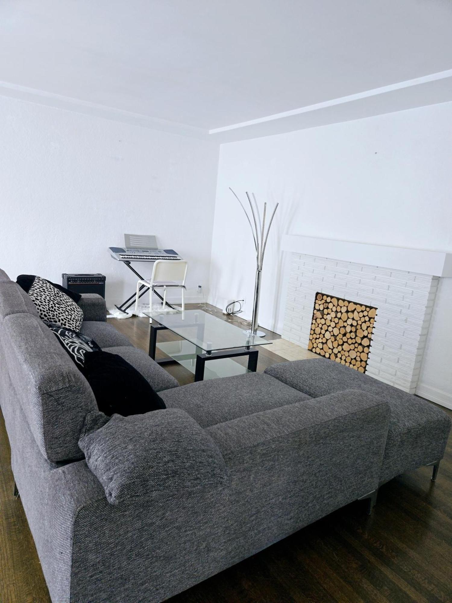 Lovely Cozy Room! With Attached Private Bath In The Heart Of Vancouver! Private Parking & Self Check-In! ภายนอก รูปภาพ
