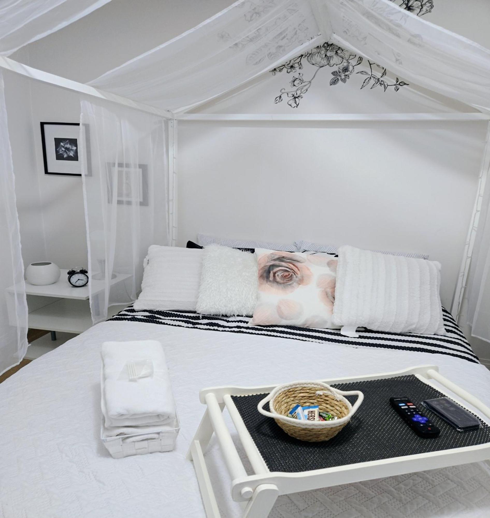 Lovely Cozy Room! With Attached Private Bath In The Heart Of Vancouver! Private Parking & Self Check-In! ภายนอก รูปภาพ
